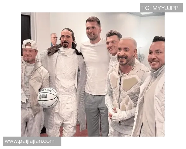 东契奇与克莱伯NBA赛场闪耀,英雄联盟全球总决赛引爆电子竞技热潮 东契奇与克莱伯NBA赛场闪耀,英雄联盟全球总决赛引爆电子竞技热潮