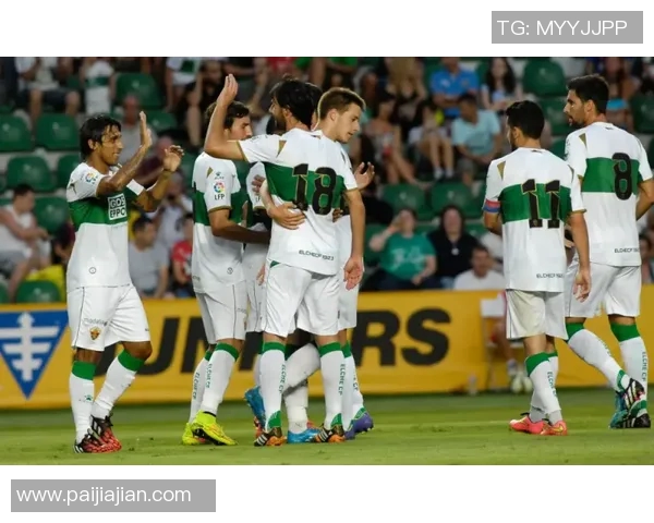 丘斯特迎战皇家马德里：埃尔切后卫伯纳乌球场展现实力